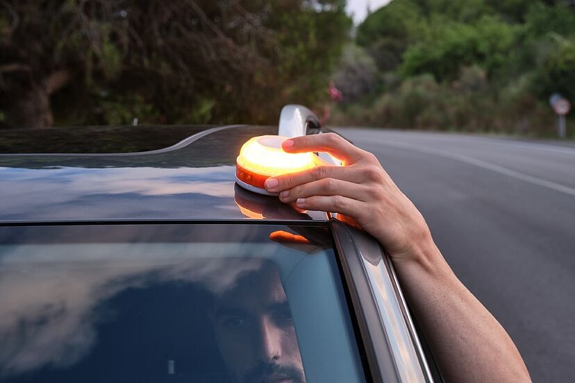 Die Vorteile und Funktionsweise der Warnleuchte V16 im Straßenverkehr